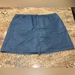 White Stag Denim Skirt with Attached Shorts, Blue with Vertical Lines, Size 18